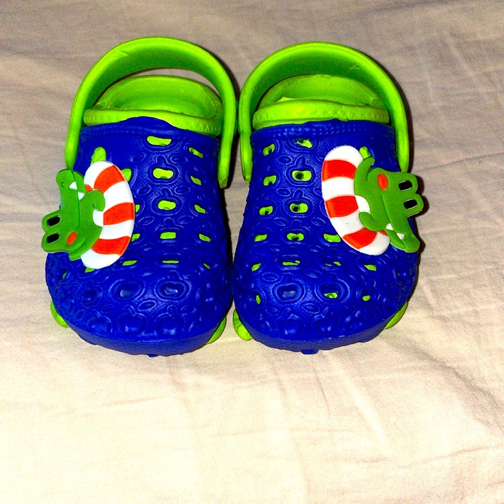 Too sandals sz 3/4 In blue and green
